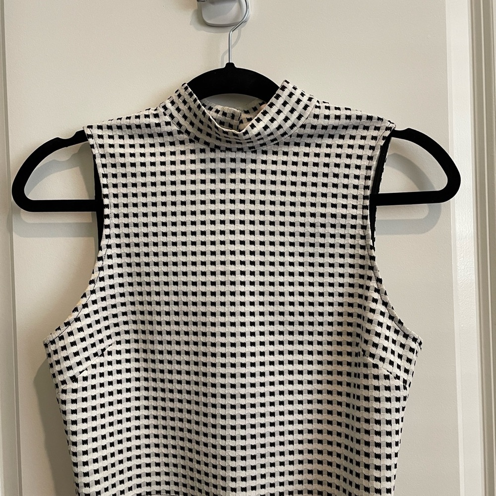 Black and White Sleeveless Women's Top